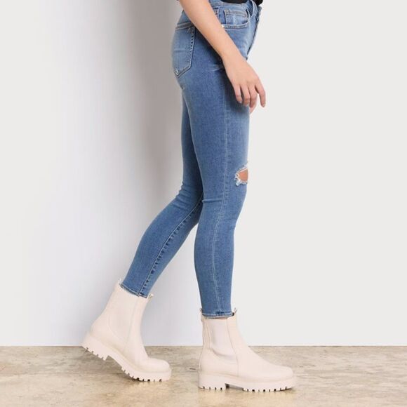 SAM EDELMAN LAGUNA CHELSEA BOOT - Picture 4 of 9